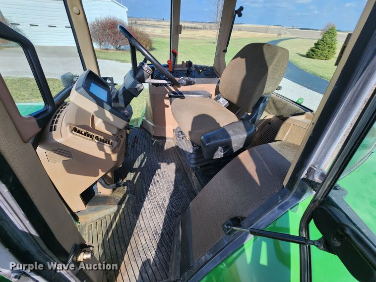 image for item DM4856 1994 John Deere 7210  tractor