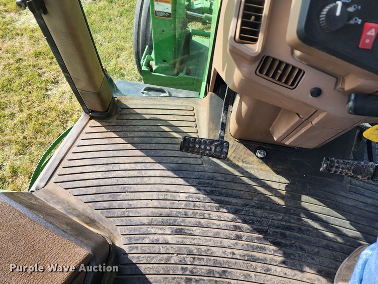 image for item DM4856 1994 John Deere 7210  tractor