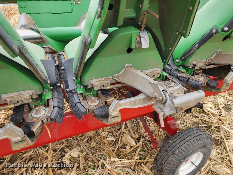 image for item DM4867 2011 John Deere 608CX  corn head