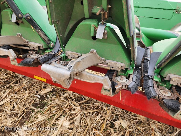 image for item DM4867 2011 John Deere 608CX  corn head