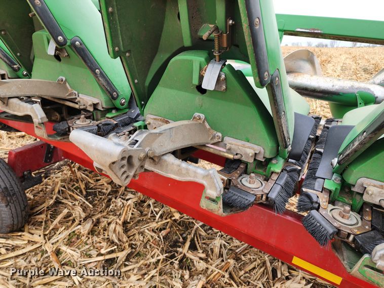 image for item DM4867 2011 John Deere 608CX  corn head