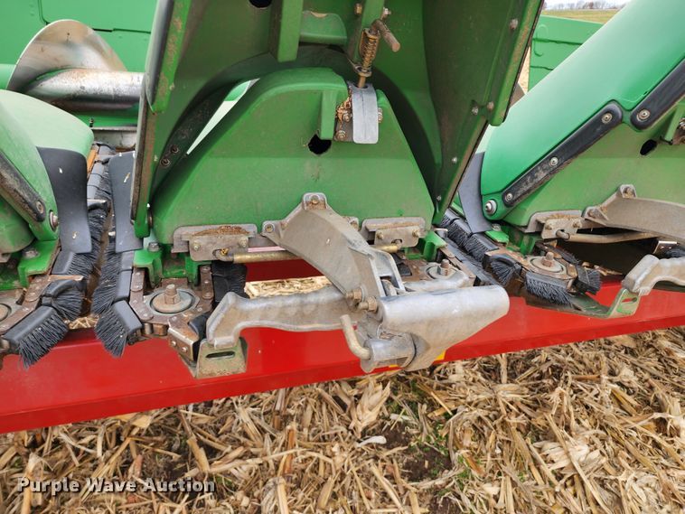 image for item DM4867 2011 John Deere 608CX  corn head