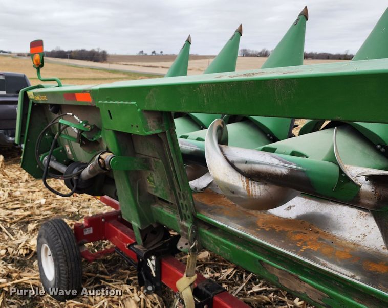 image for item DM4867 2011 John Deere 608CX  corn head