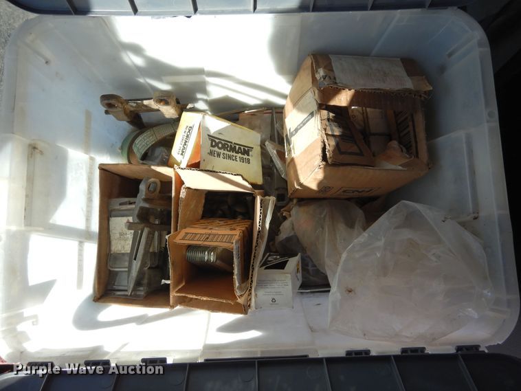 image for item DN6264 2002 Hesston 8450  windrower