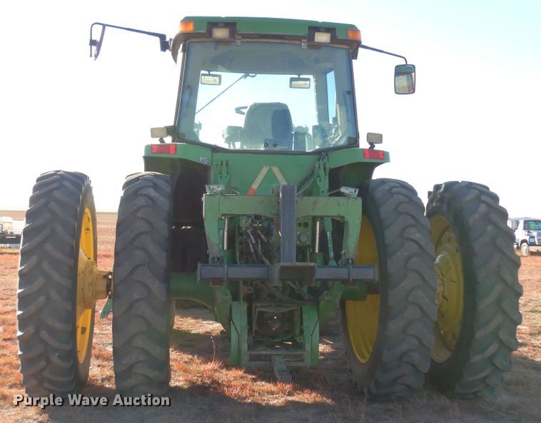 image for item DN6265 1998 John Deere 8200  MFWD tractor