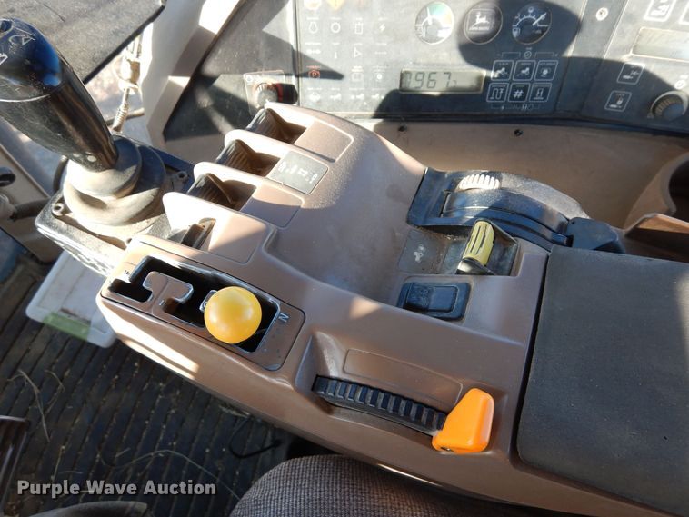 image for item DN6265 1998 John Deere 8200  MFWD tractor