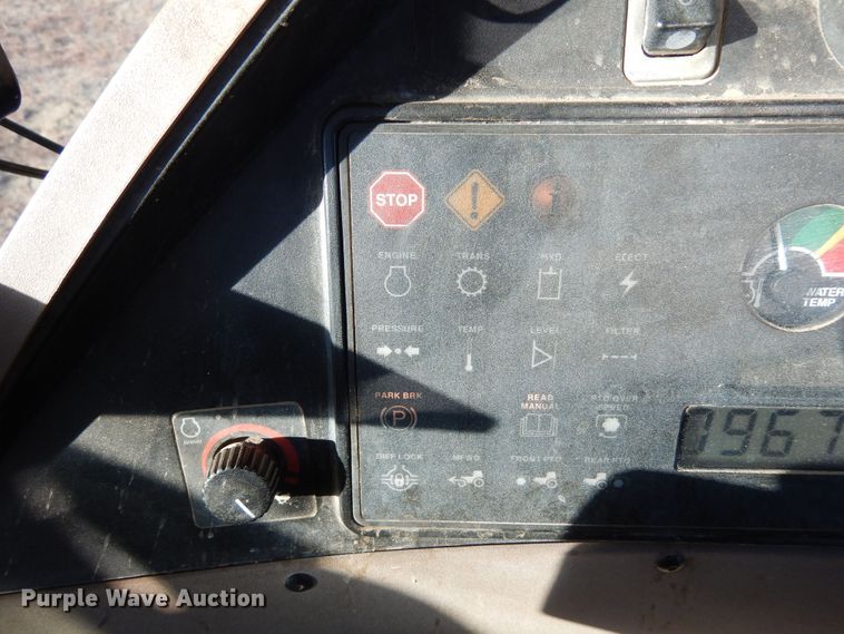 image for item DN6265 1998 John Deere 8200  MFWD tractor