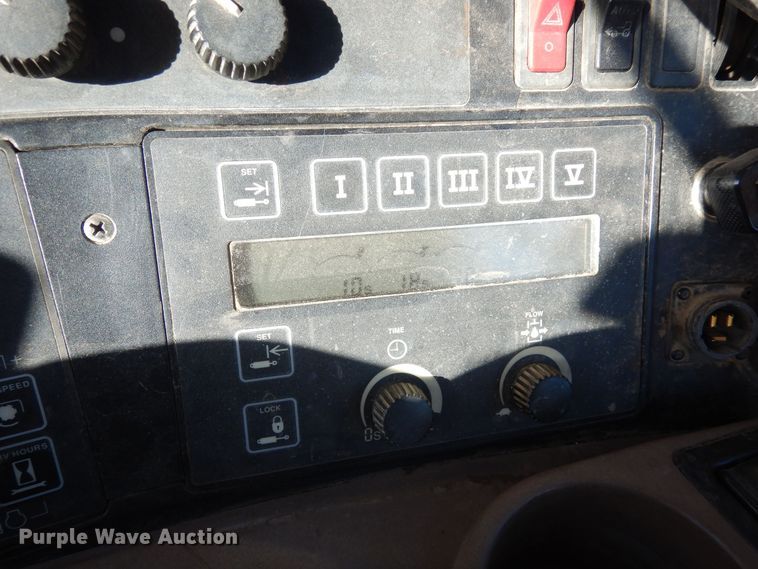 image for item DN6265 1998 John Deere 8200  MFWD tractor