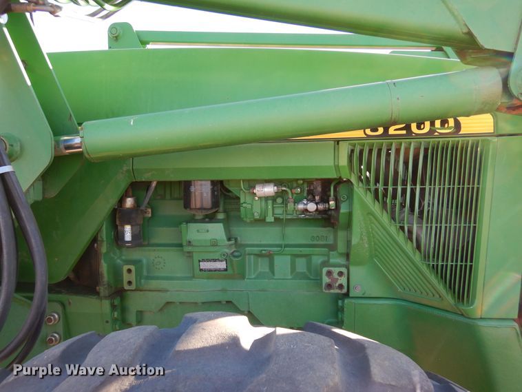 image for item DN6265 1998 John Deere 8200  MFWD tractor