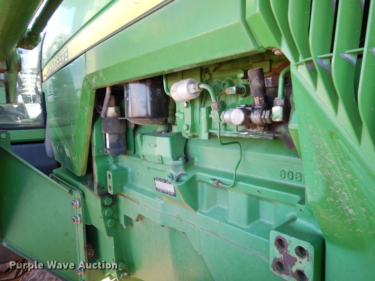 image for item DN6265 1998 John Deere 8200  MFWD tractor