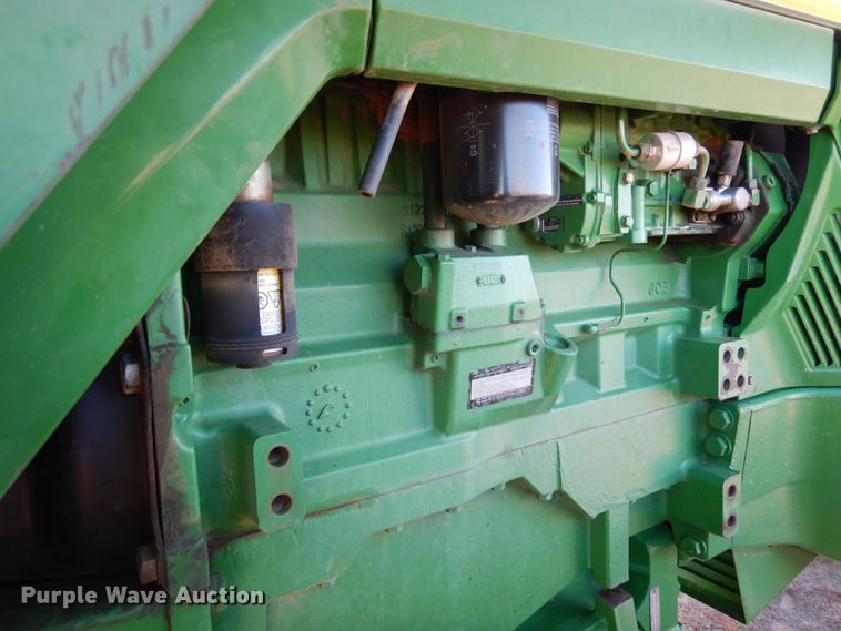 image for item DN6265 1998 John Deere 8200  MFWD tractor