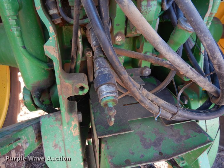 image for item DN6265 1998 John Deere 8200  MFWD tractor
