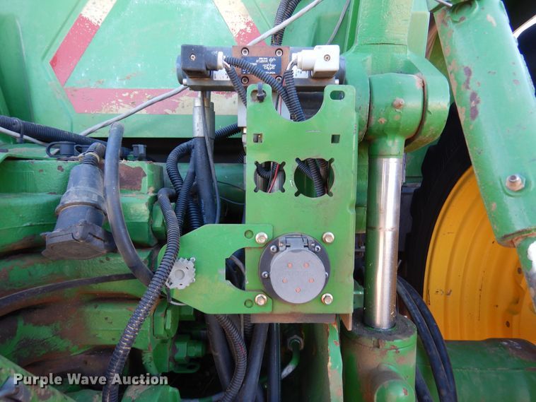 image for item DN6265 1998 John Deere 8200  MFWD tractor