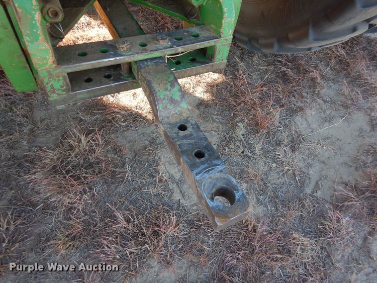 image for item DN6265 1998 John Deere 8200  MFWD tractor