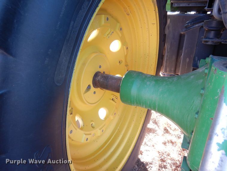 image for item DN6265 1998 John Deere 8200  MFWD tractor