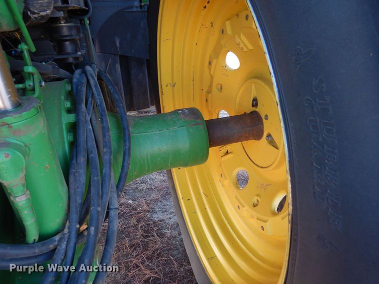 image for item DN6265 1998 John Deere 8200  MFWD tractor