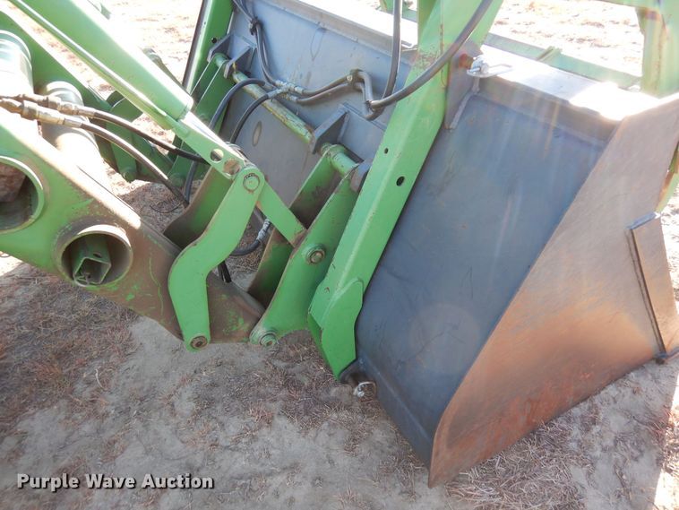 image for item DN6265 1998 John Deere 8200  MFWD tractor