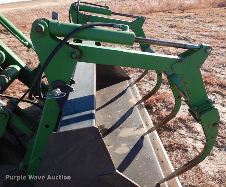 image for item DN6265 1998 John Deere 8200  MFWD tractor