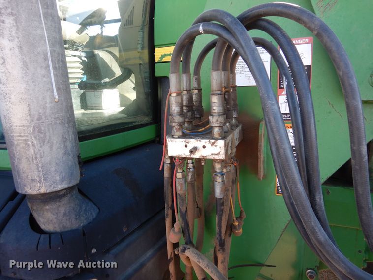 image for item DN6265 1998 John Deere 8200  MFWD tractor