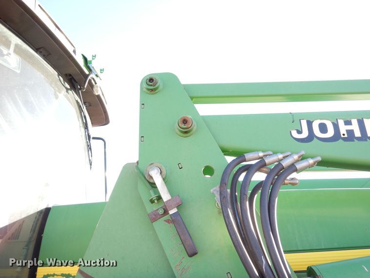 image for item DN6265 1998 John Deere 8200  MFWD tractor