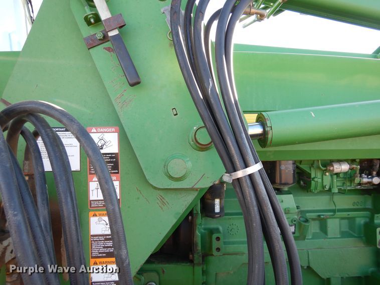 image for item DN6265 1998 John Deere 8200  MFWD tractor