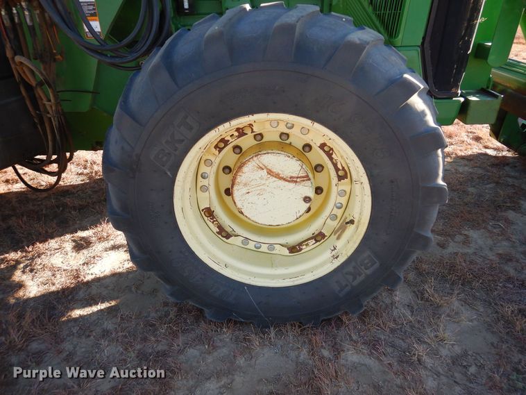 image for item DN6265 1998 John Deere 8200  MFWD tractor