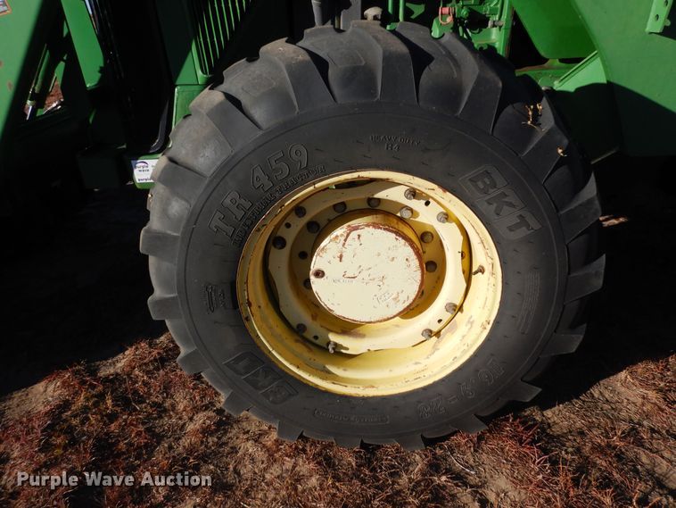 image for item DN6265 1998 John Deere 8200  MFWD tractor