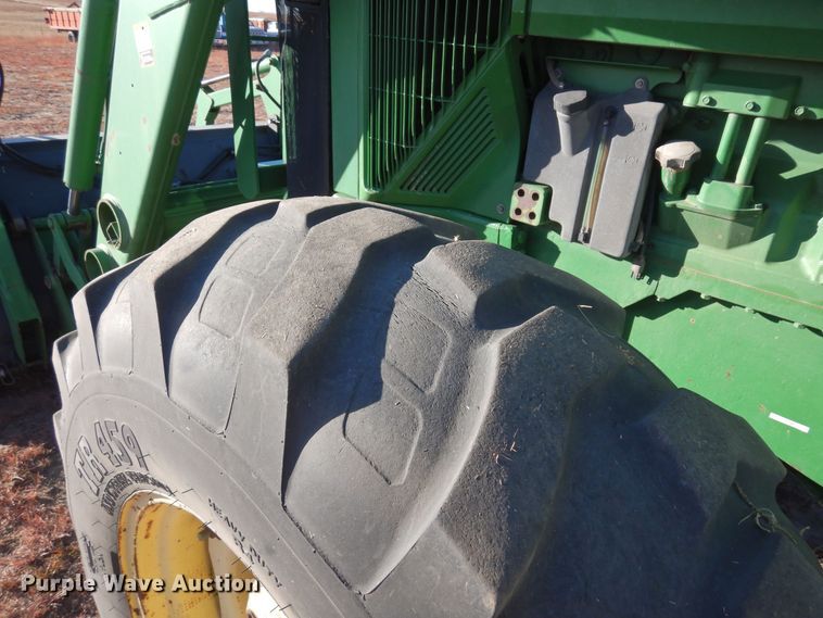 image for item DN6265 1998 John Deere 8200  MFWD tractor