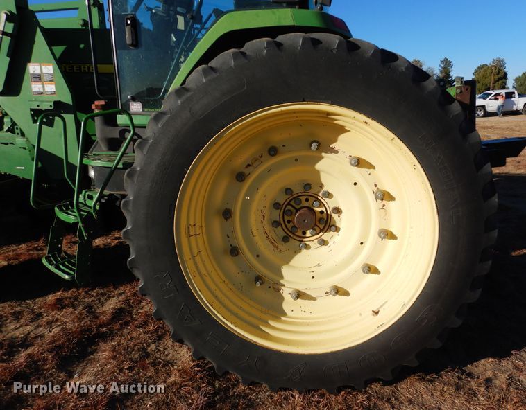 image for item DN6265 1998 John Deere 8200  MFWD tractor