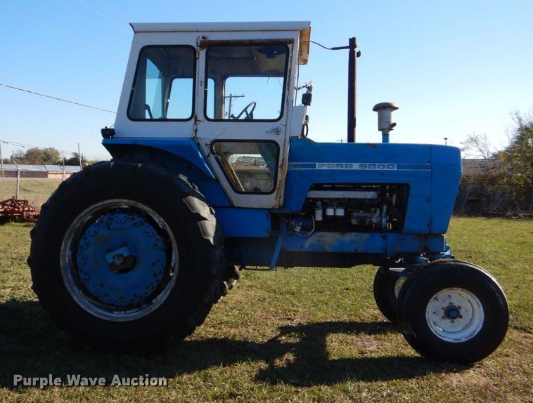 image for item DO1423 1968 Ford 8000  tractor