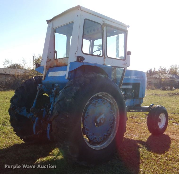 image for item DO1423 1968 Ford 8000  tractor