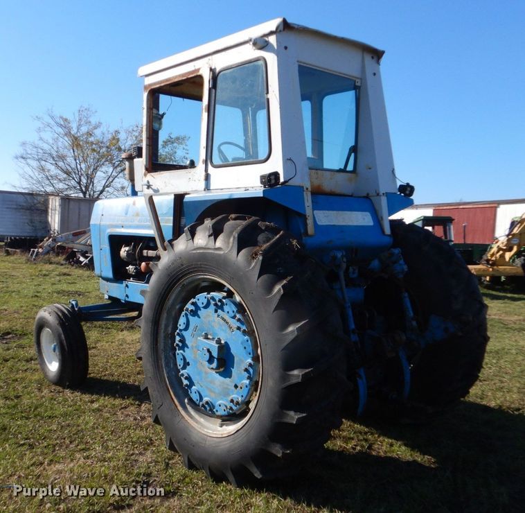 image for item DO1423 1968 Ford 8000  tractor
