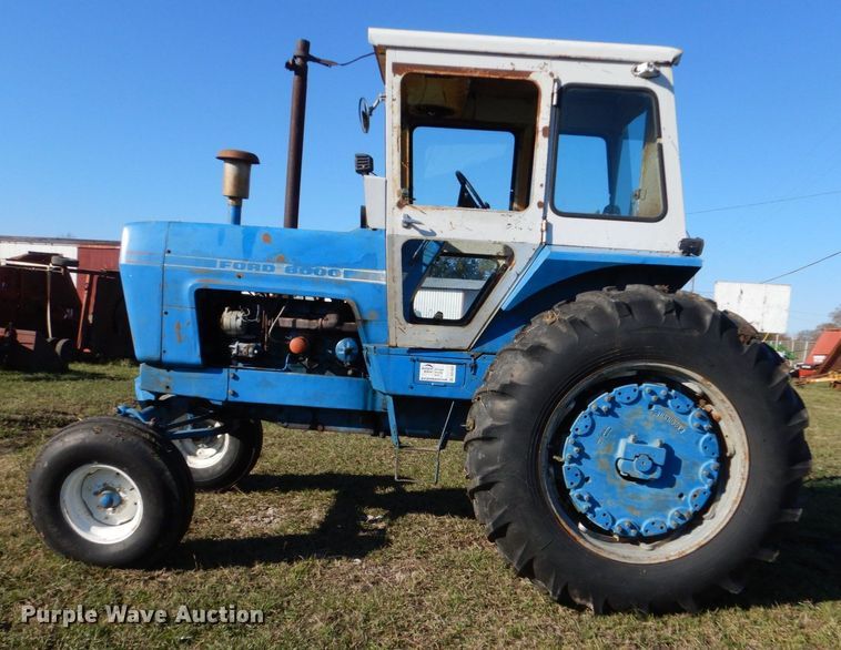 image for item DO1423 1968 Ford 8000  tractor