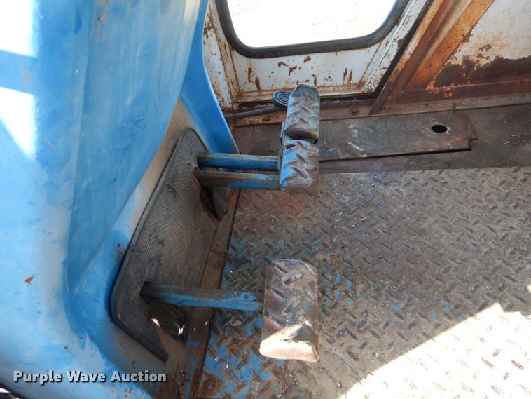 image for item DO1423 1968 Ford 8000  tractor