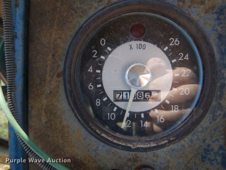 image for item DO1423 1968 Ford 8000  tractor