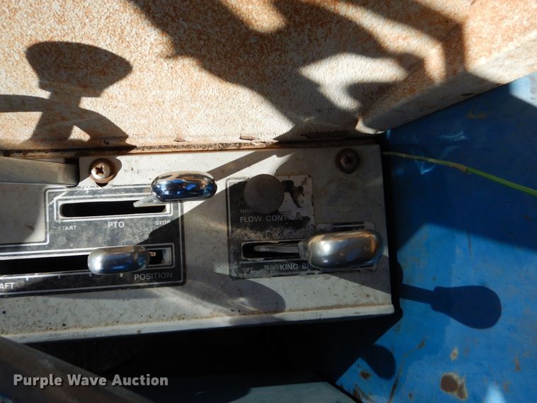 image for item DO1423 1968 Ford 8000  tractor