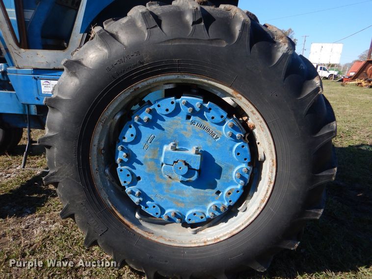 image for item DO1423 1968 Ford 8000  tractor