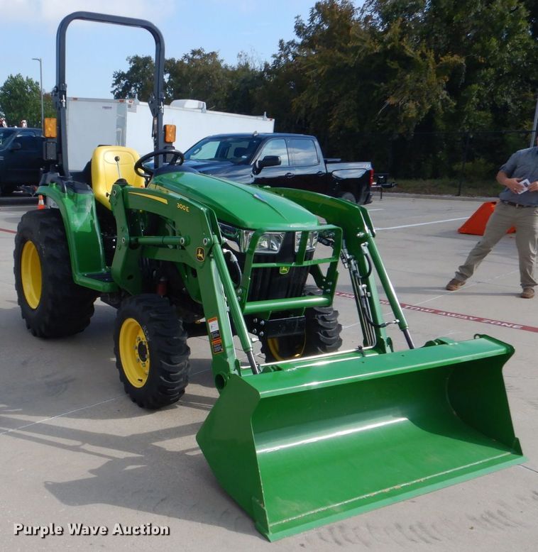 image for item DO1649 2022 John Deere 3025E  MFWD tractor