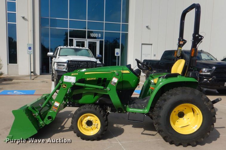 image for item DO1649 2022 John Deere 3025E  MFWD tractor