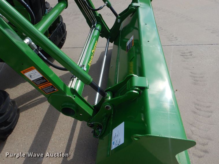 image for item DO1649 2022 John Deere 3025E  MFWD tractor