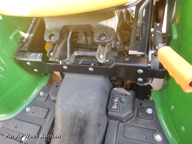 image for item DO1649 2022 John Deere 3025E  MFWD tractor