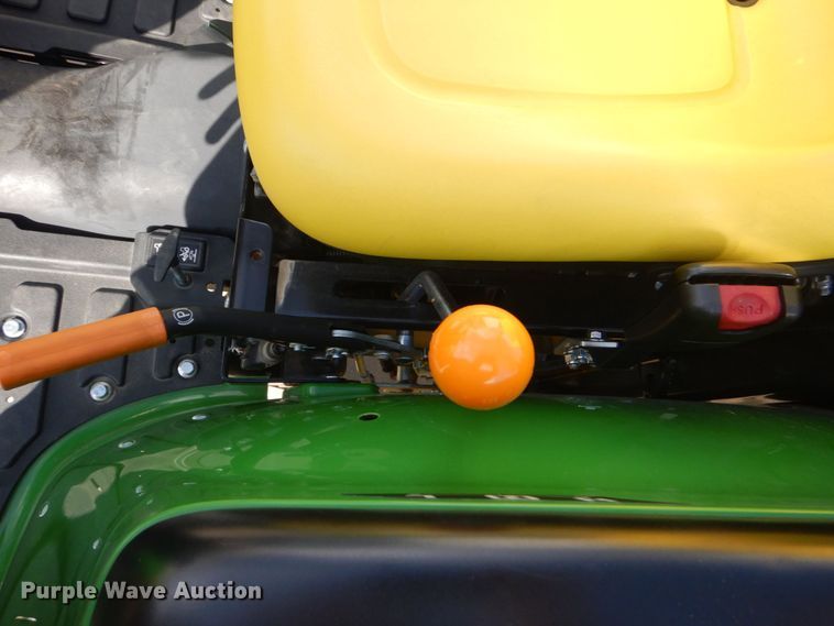 image for item DO1649 2022 John Deere 3025E  MFWD tractor