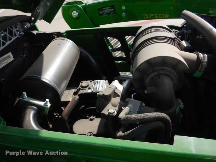 image for item DO1649 2022 John Deere 3025E  MFWD tractor