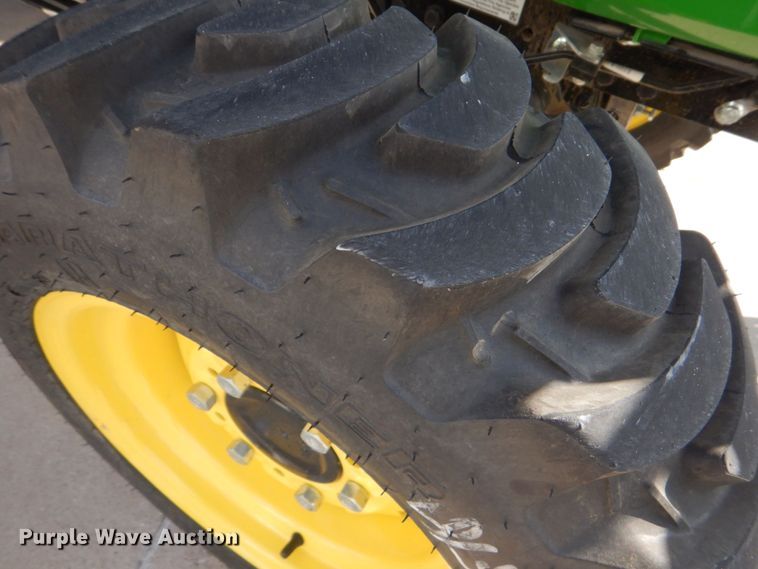 image for item DO1649 2022 John Deere 3025E  MFWD tractor