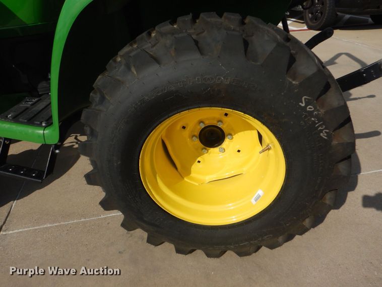 image for item DO1649 2022 John Deere 3025E  MFWD tractor