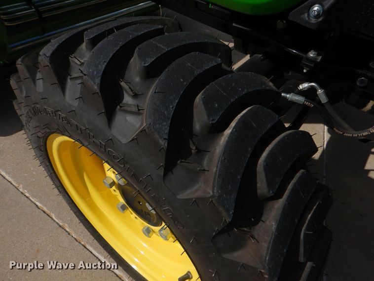image for item DO1649 2022 John Deere 3025E  MFWD tractor