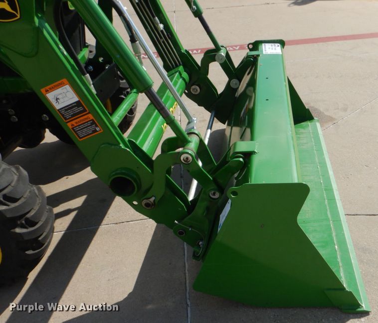 image for item DO1650 2022 John Deere 2038R  MFWD tractor