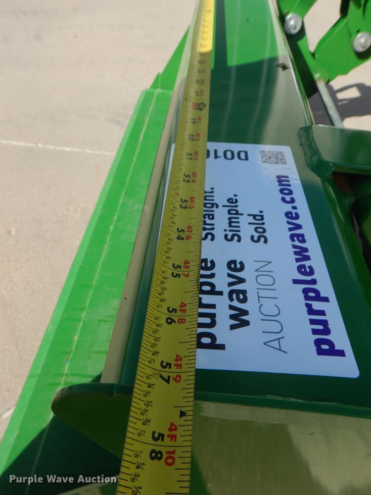 image for item DO1650 2022 John Deere 2038R  MFWD tractor