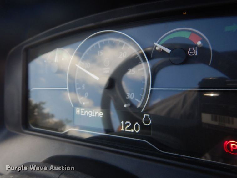 image for item DO1650 2022 John Deere 2038R  MFWD tractor