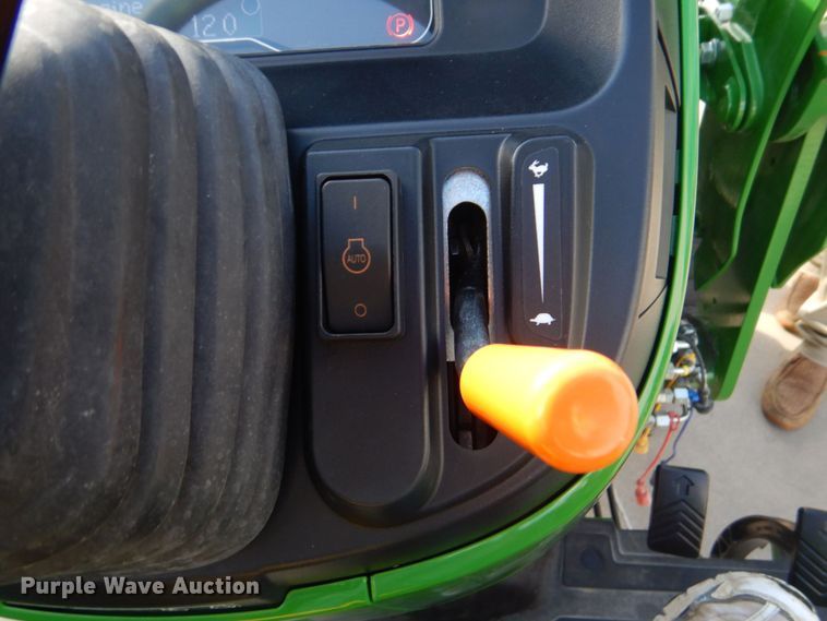 image for item DO1650 2022 John Deere 2038R  MFWD tractor